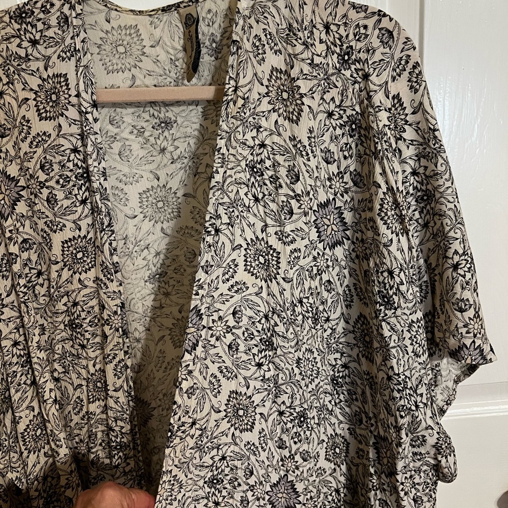 American Rag kimono - Picture 6 of 6
